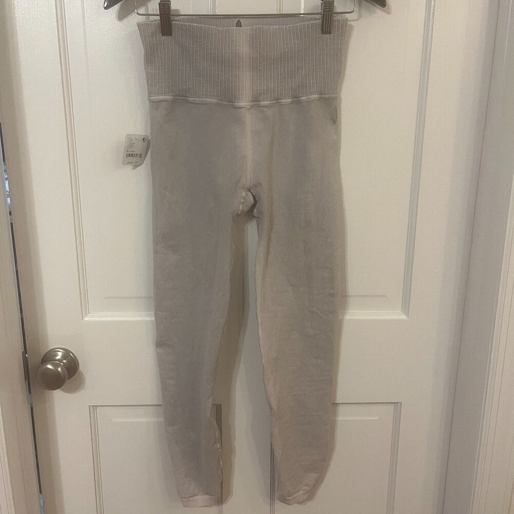 FP Movement Good Karma Leggings Ice Grey SZ M/L NWT Activewear Athleisure Train - Picture 7 of 11